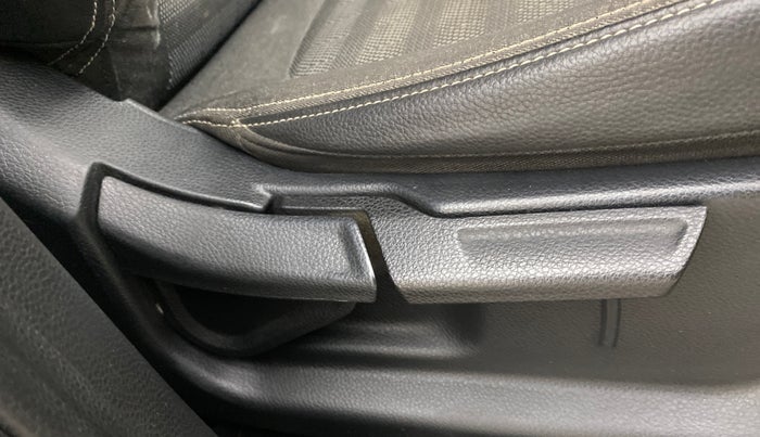 2020 KIA SONET HTK PLUS 1.5, Diesel, Manual, 59,047 km, Driver Side Adjustment Panel