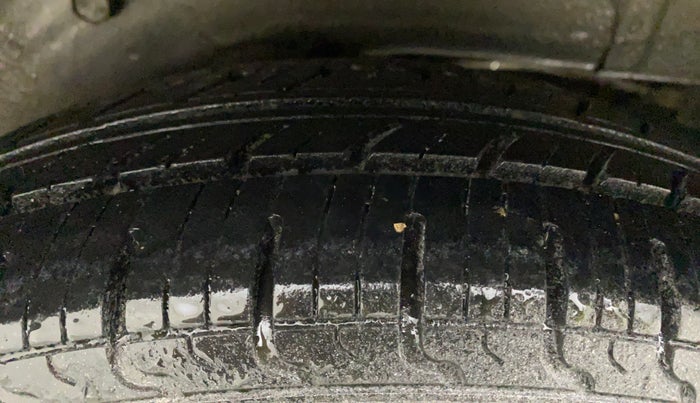 2013 Maruti A Star VXI, CNG, Manual, 53,325 km, Left Rear Tyre Tread