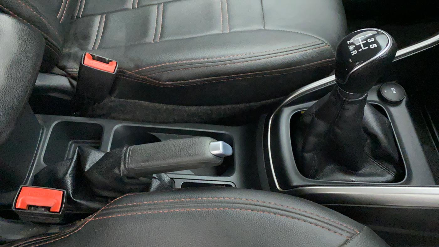 2019 Ford Ecosport 1.5TITANIUM TDCI, Diesel, Manual, 27,173 km, Gear Lever