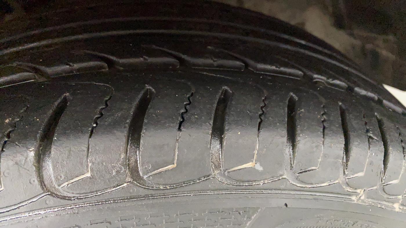 2019 Ford Ecosport 1.5TITANIUM TDCI, Diesel, Manual, 27,173 km, Right Front Tyre Tread