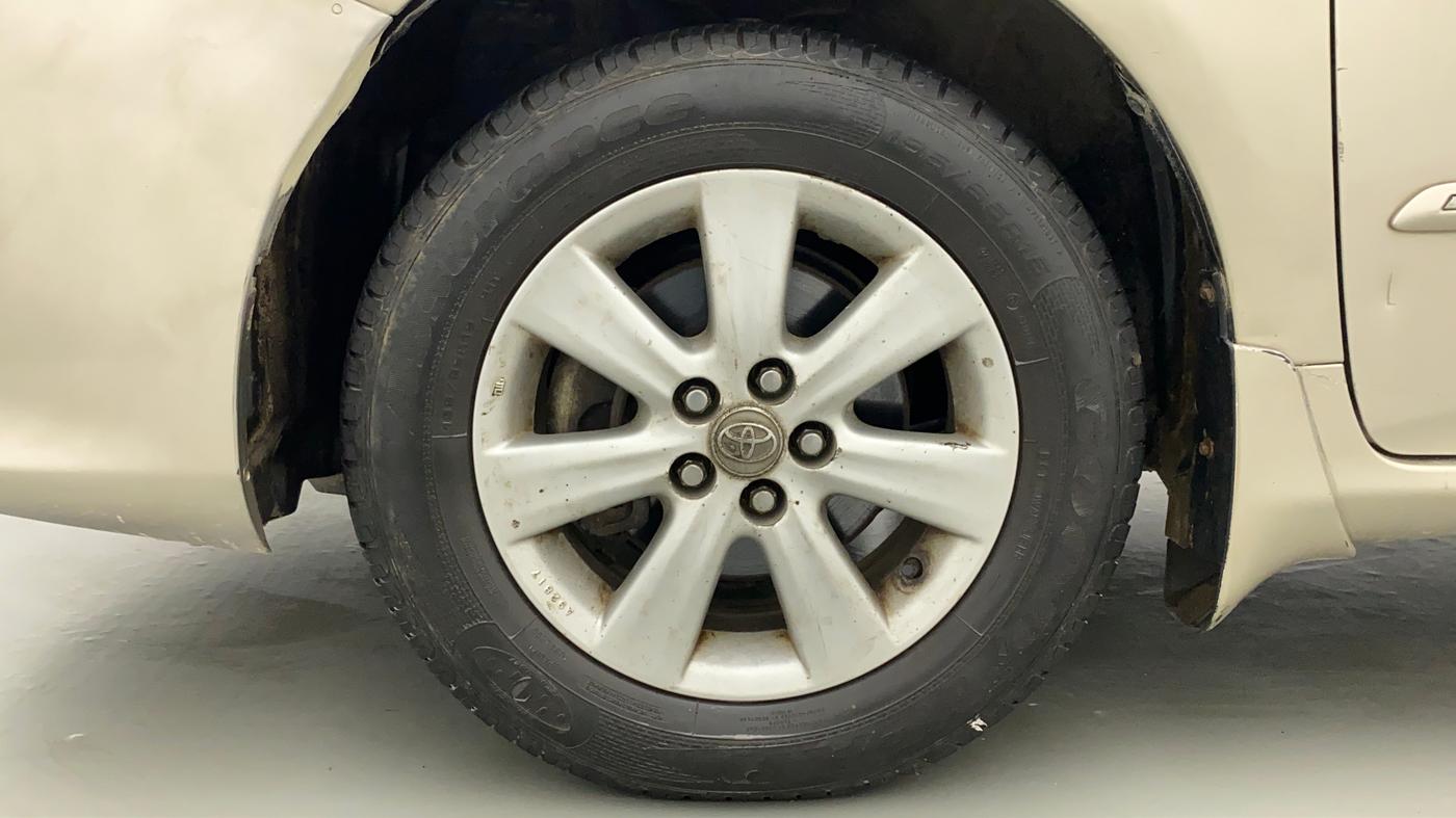 2011 Toyota Corolla Altis 1.8 G, Petrol, Manual, 1,00,075 km, Left Front Wheel