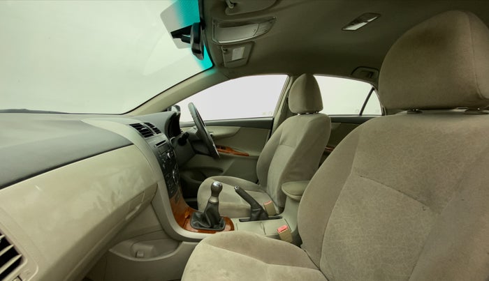 2011 Toyota Corolla Altis 1.8 G, Petrol, Manual, 1,00,075 km, Right Side Front Door Cabin