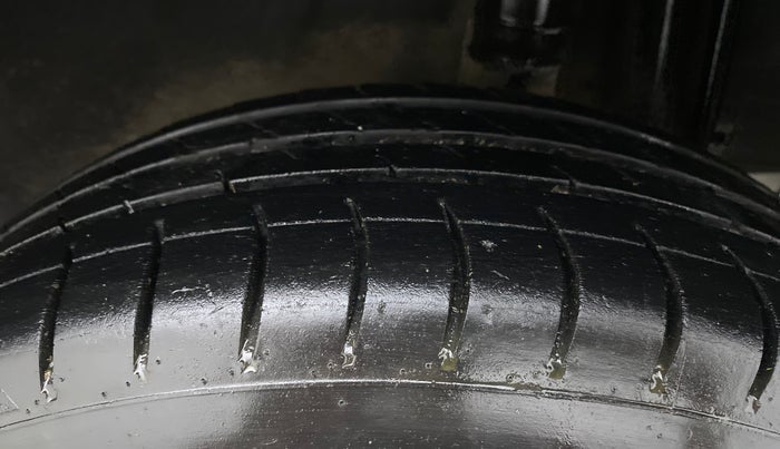 2015 Renault Pulse RXL ABS DIESEL, Diesel, Manual, 79,731 km, Left Rear Tyre Tread