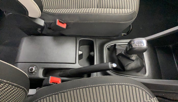 2023 Renault TRIBER RXZ AMT, Petrol, Automatic, 39,416 km, Gear Lever