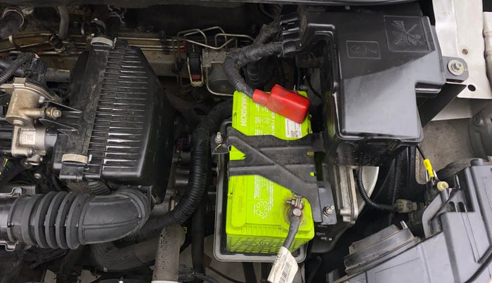 2023 Renault TRIBER RXZ AMT, Petrol, Automatic, 39,416 km, Engine View - Left