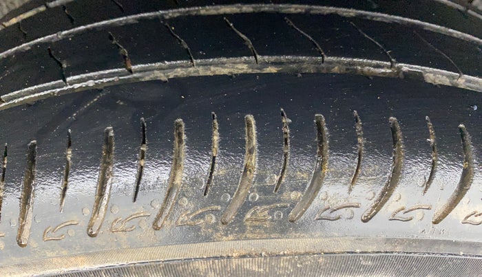 2023 Renault TRIBER RXZ AMT, Petrol, Automatic, 39,416 km, Left Rear Tyre Tread