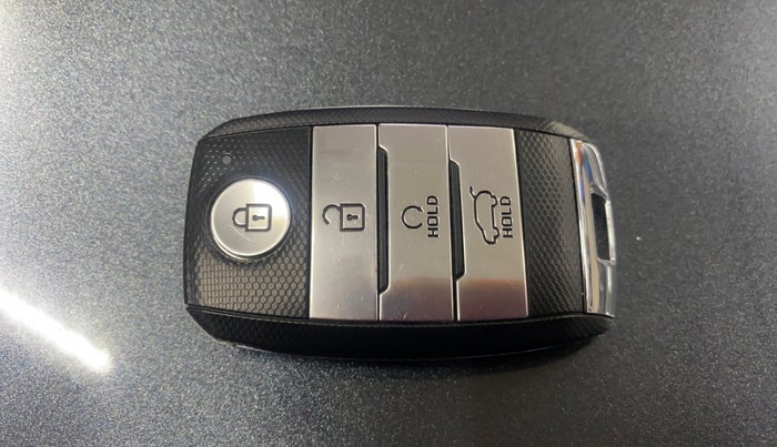 2020 KIA SONET HTX 1.5, Diesel, Manual, 62,059 km, Key Close Up