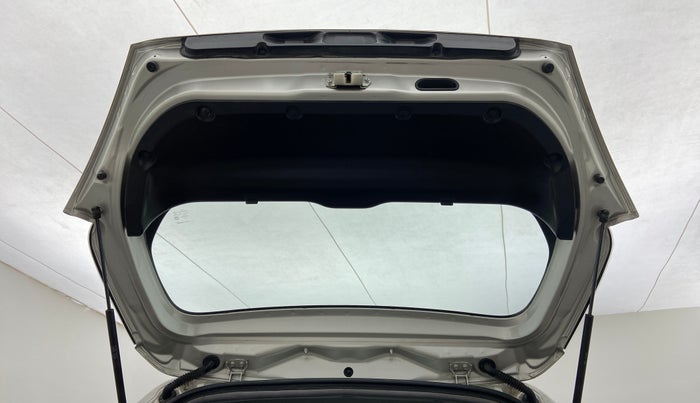 2014 Maruti Swift VDI, Diesel, Manual, 1,02,991 km, Boot Door Open