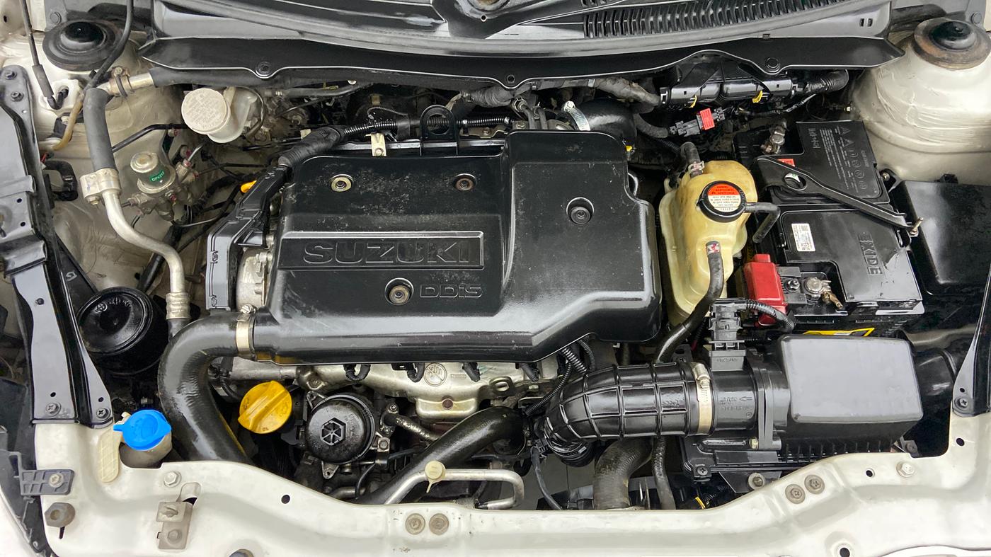 2014 Maruti Swift VDI, Diesel, Manual, 1,02,991 km, Open Bonet