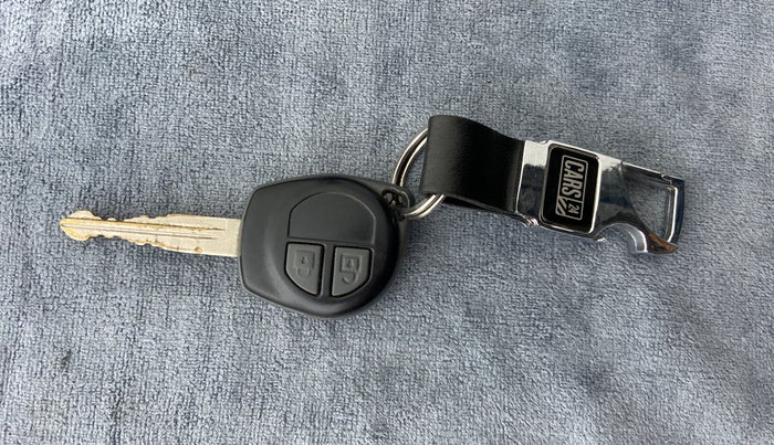 2014 Maruti Swift VDI, Diesel, Manual, 1,02,991 km, Key Close Up