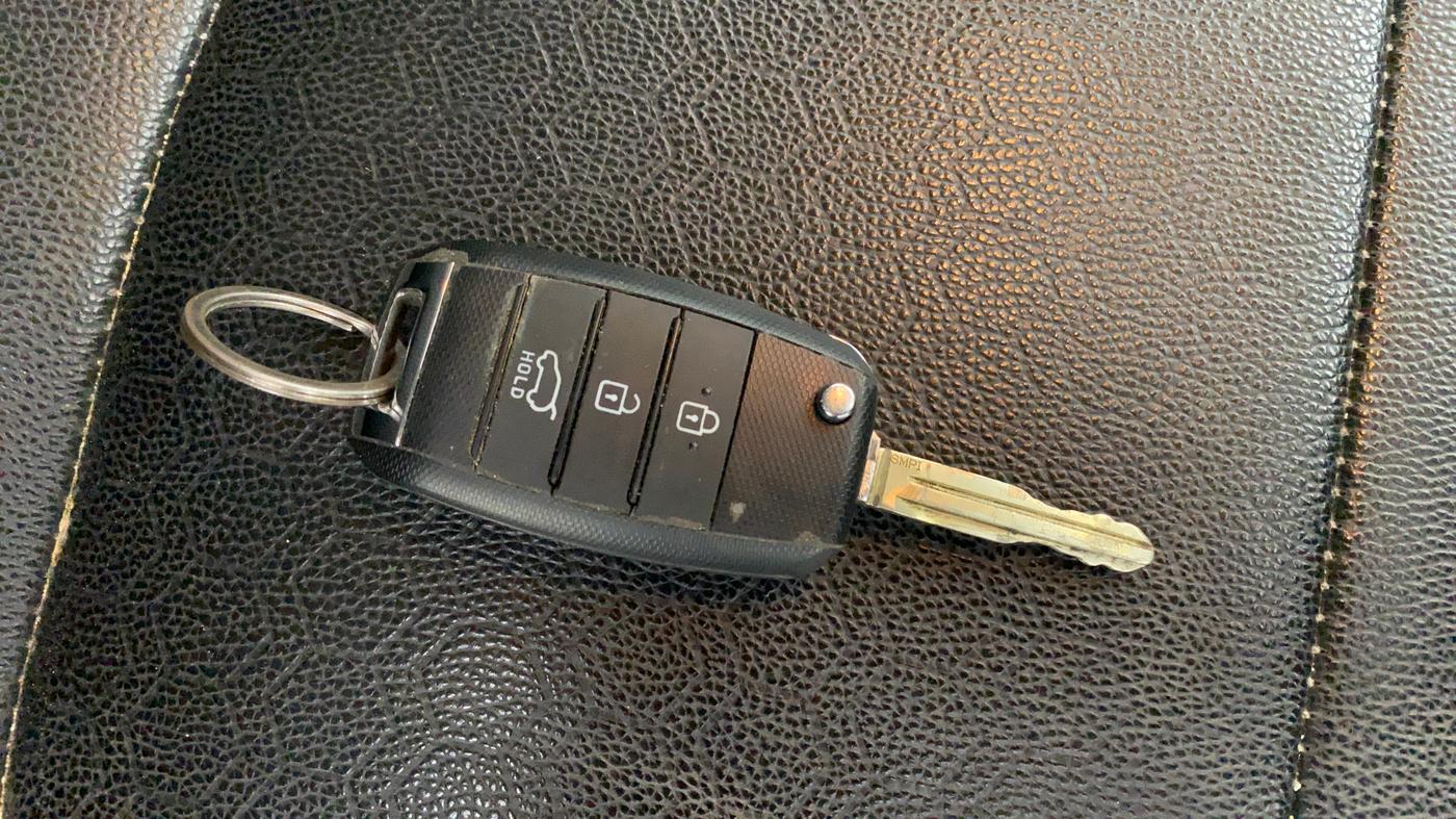 2020 KIA SONET HTK PLUS 1.2, Petrol, Manual, 61,916 km, Key Close Up