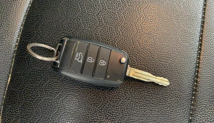 2020 KIA SONET HTK PLUS 1.2, Petrol, Manual, 61,598 km, Key Close Up