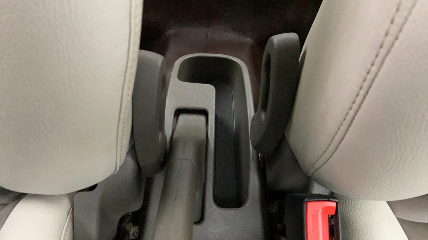 2016 Hyundai i10 SPORTZ 1.1 IRDE2, Petrol, Manual, 35,763 km, Driver Side Adjustment Panel