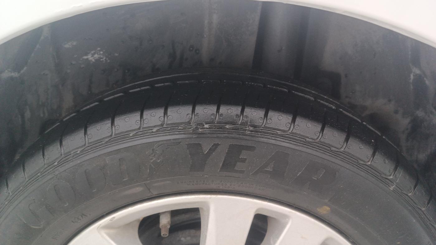2017 Maruti Ertiga ZXI, Petrol, Manual, 88,428 km, Left Rear Tyre Tread
