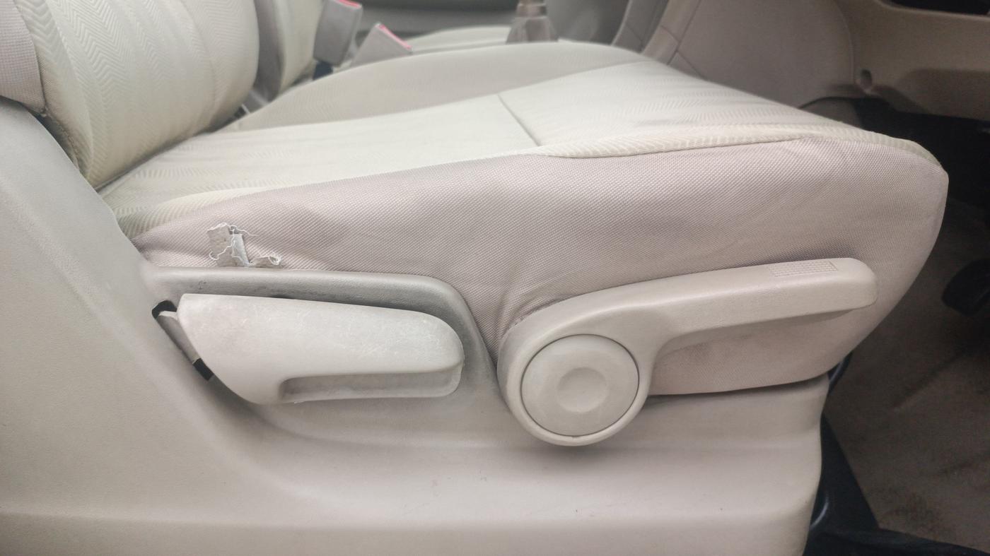 2017 Maruti Ertiga ZXI, Petrol, Manual, 88,428 km, Driver Side Adjustment Panel