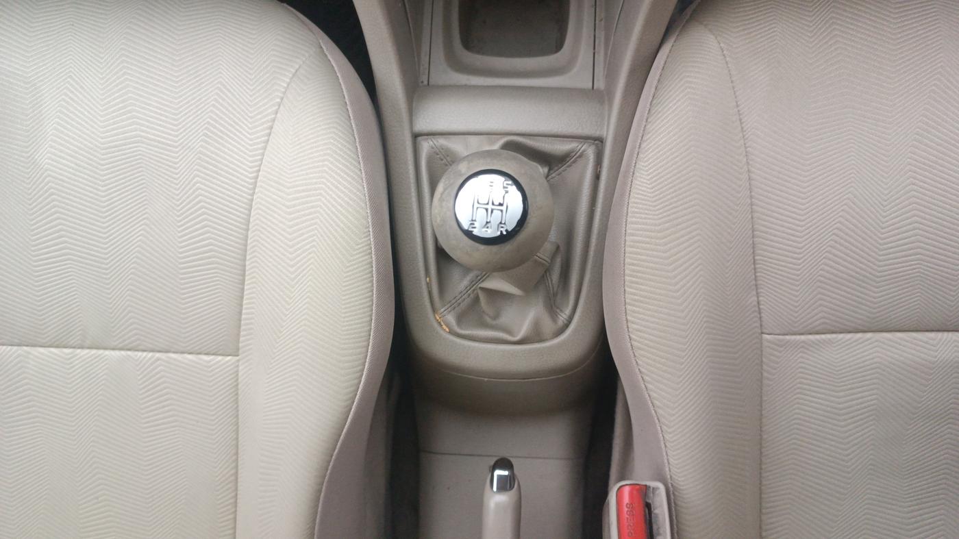 2017 Maruti Ertiga ZXI, Petrol, Manual, 88,428 km, Gear Lever