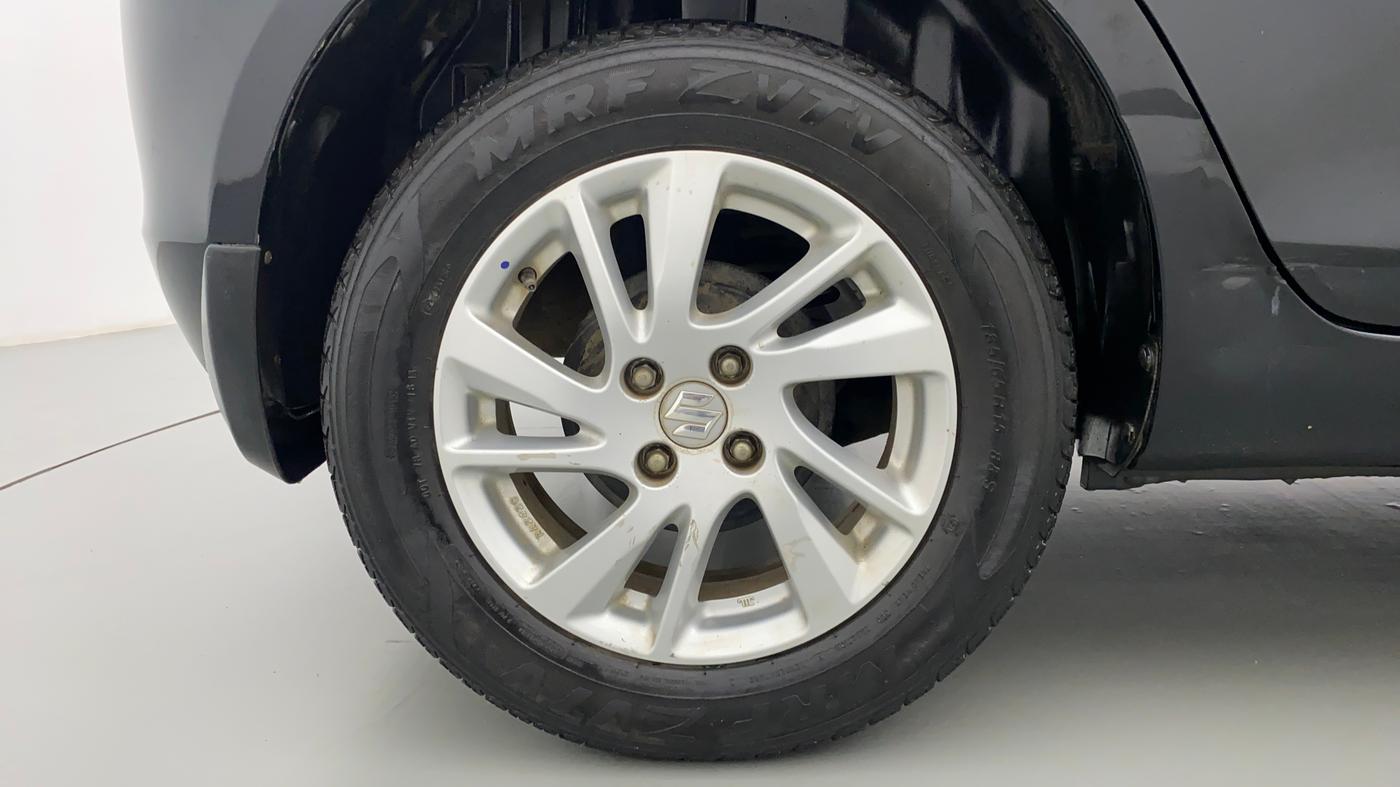2013 Maruti Swift ZXI D, Petrol, Manual, 60,389 km, Right Rear Wheel