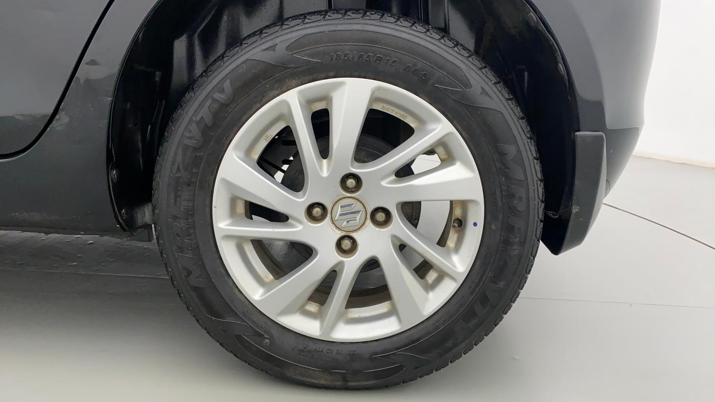 2013 Maruti Swift ZXI D, Petrol, Manual, 60,389 km, Left Rear Wheel