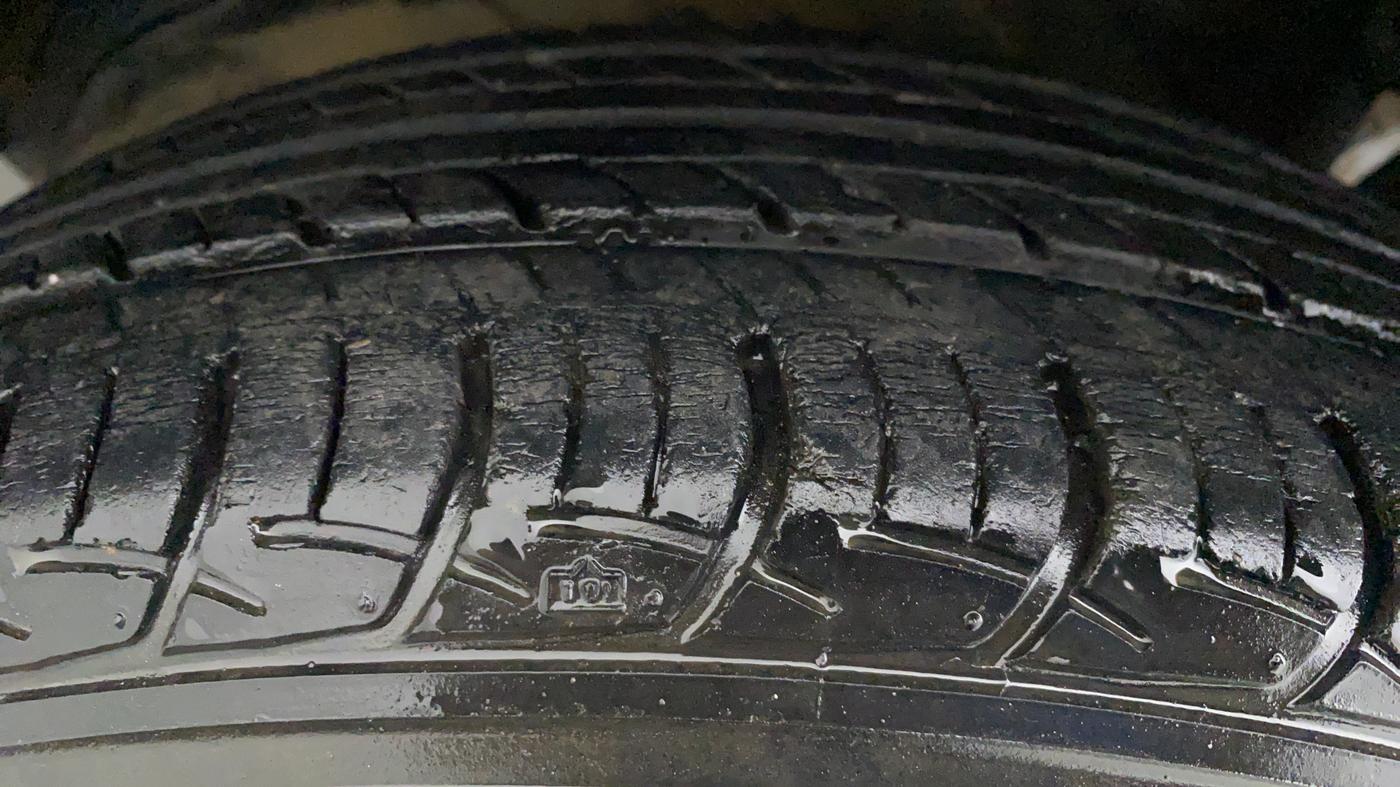 2013 Maruti Swift ZXI D, Petrol, Manual, 60,389 km, Left Front Tyre Tread