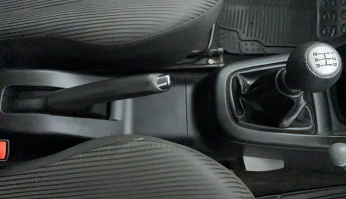 2013 Maruti Swift ZXI D, Petrol, Manual, 60,389 km, Gear Lever