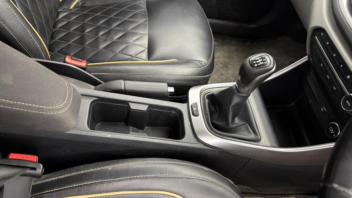 2020 Tata ALTROZ XZ PETROL, Petrol, Manual, 64,354 km, Gear Lever