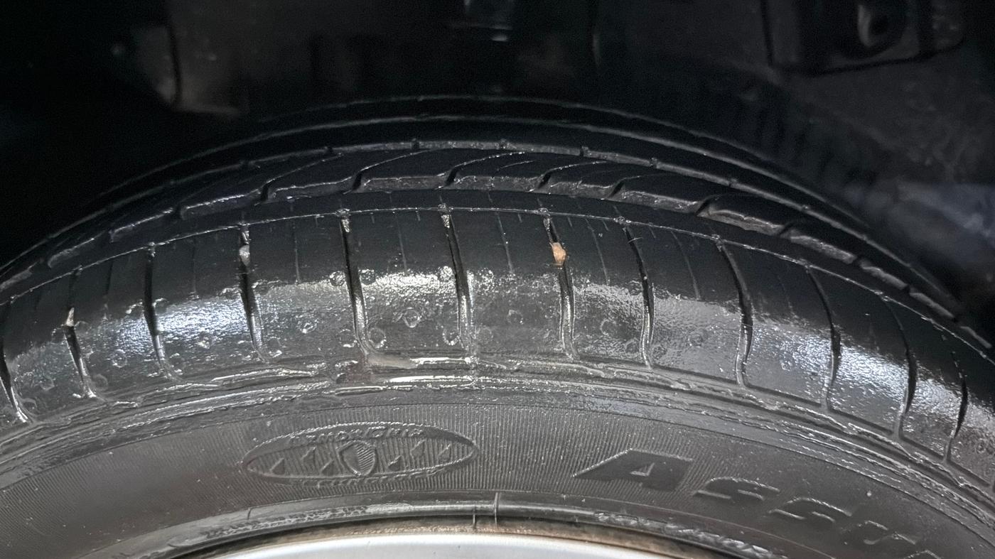 2021 Tata NEXON XM SUNROOF PETROL, Petrol, Manual, 24,527 km, Right Rear Tyre Tread