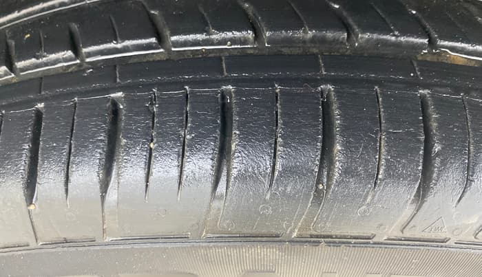 2021 Renault Duster RXZ 1.3 TURBO PETROL MT, Petrol, Manual, 2,544 km, Left Rear Tyre Tread