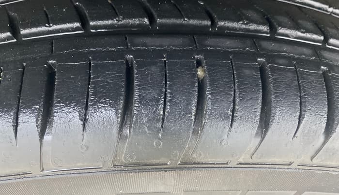 2021 Renault Duster RXZ 1.3 TURBO PETROL MT, Petrol, Manual, 2,544 km, Right Rear Tyre Tread