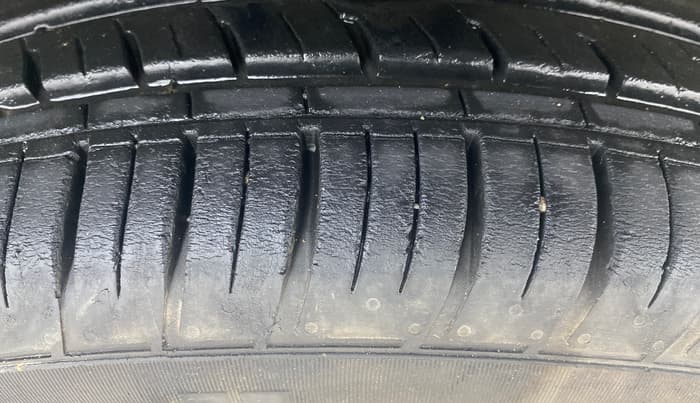 2021 Renault Duster RXZ 1.3 TURBO PETROL MT, Petrol, Manual, 2,544 km, Right Front Tyre Tread