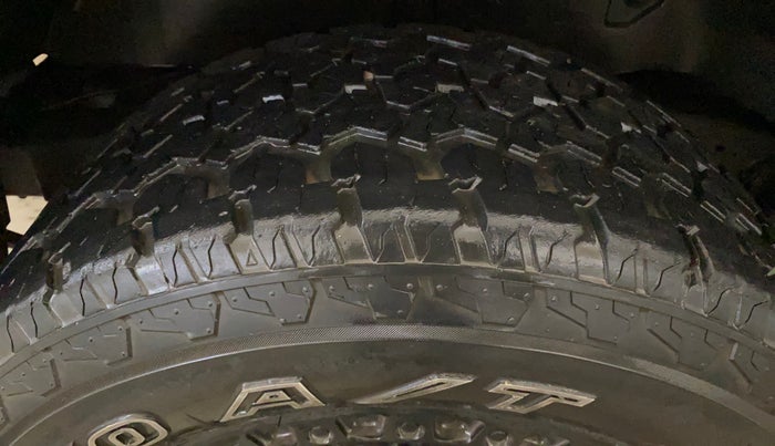 2022 Mahindra Thar LX HARD TOP 4WD MT, Diesel, Manual, 47,433 km, Right Rear Tyre Tread