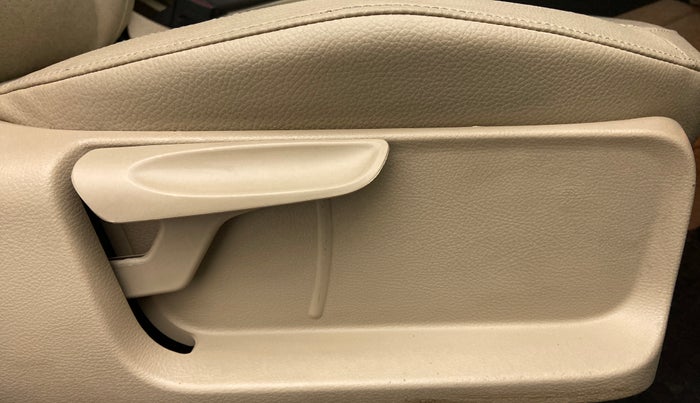 2021 Volkswagen Vento HIGHLINE 1.0L TSI AT, Petrol, Automatic, 16,565 km, Driver Side Adjustment Panel