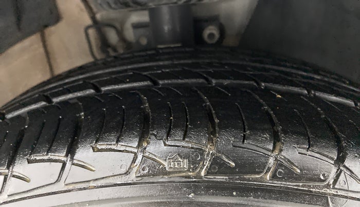 2021 Volkswagen Vento HIGHLINE 1.0L TSI AT, Petrol, Automatic, 16,565 km, Right Front Tyre Tread