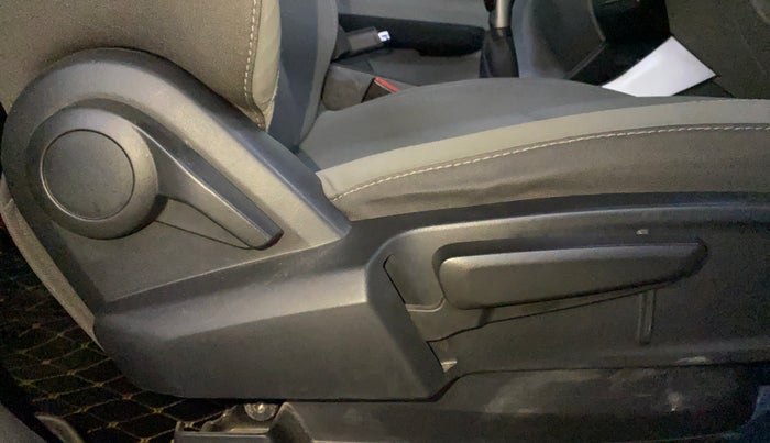 2021 Tata ALTROZ XZ PETROL, Petrol, Manual, 52,564 km, Driver Side Adjustment Panel