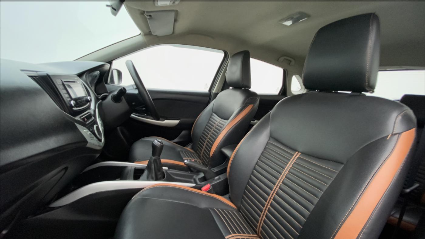 2016 Maruti Baleno DELTA PETROL 1.2, Petrol, Manual, 89,422 km, Right Side Front Door Cabin
