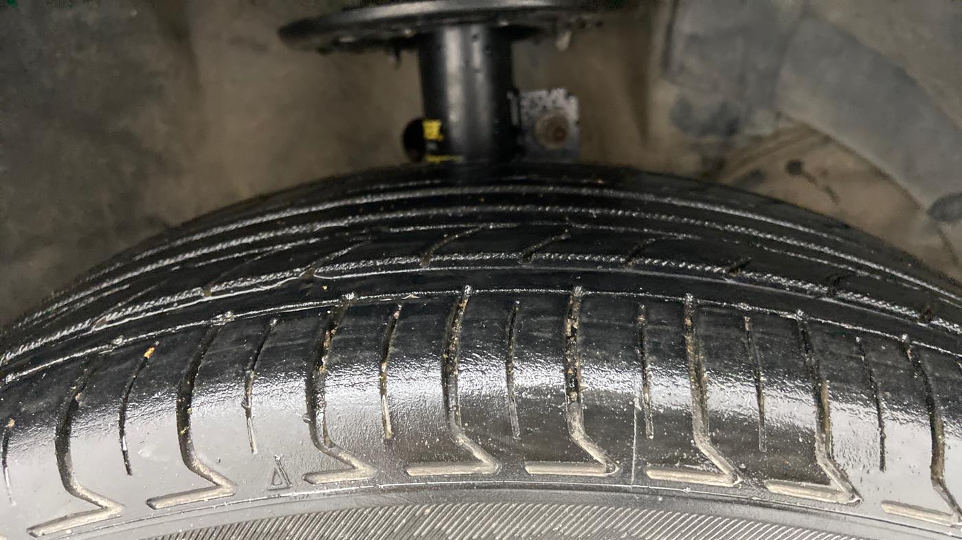 2016 Maruti Baleno DELTA PETROL 1.2, Petrol, Manual, 89,422 km, Right Front Tyre Tread