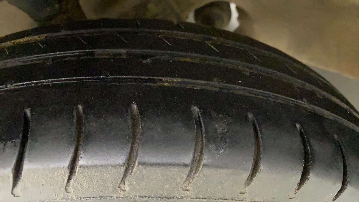 2018 Maruti Alto 800 LXI, CNG, Manual, 67,680 km, Left Front Tyre Tread