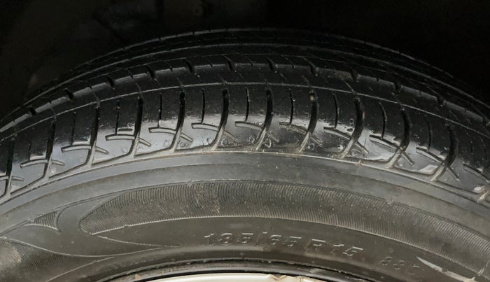 2018 Maruti Baleno DELTA PETROL 1.2, Petrol, Manual, 53,275 km, Left Front Tyre Tread