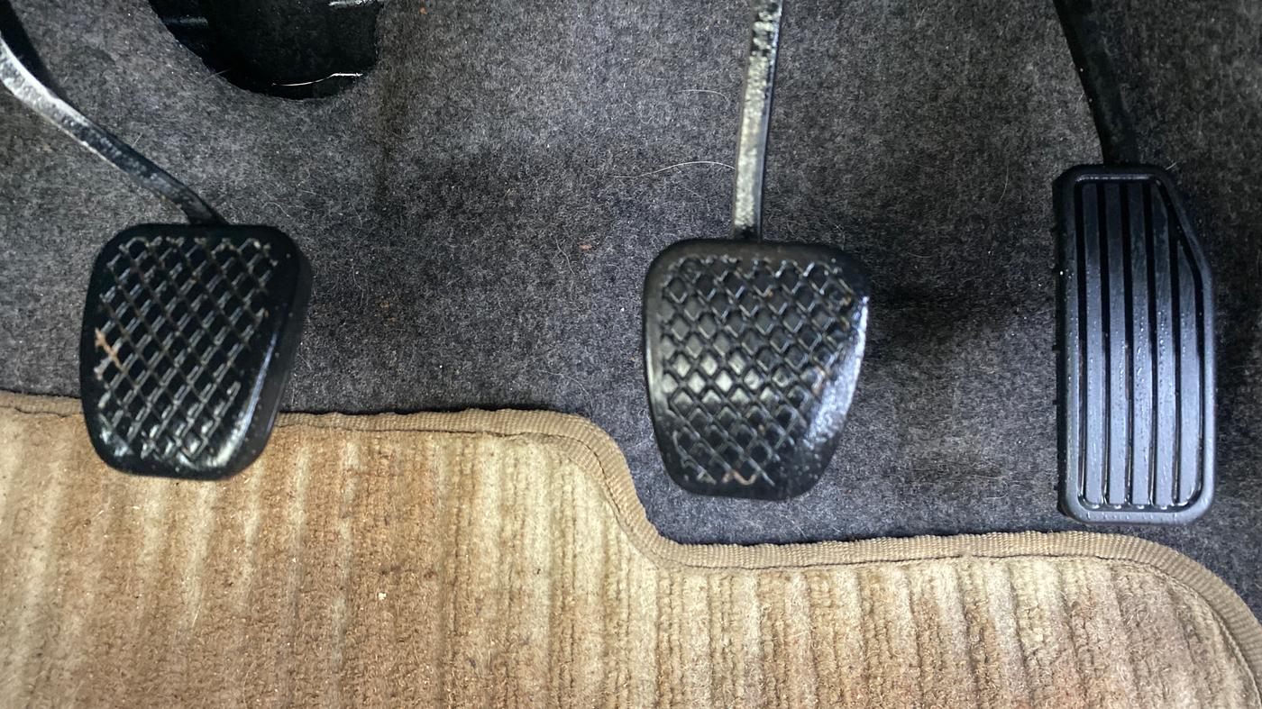 2014 Honda Brio S MT, Petrol, Manual, 48,485 km, Pedals