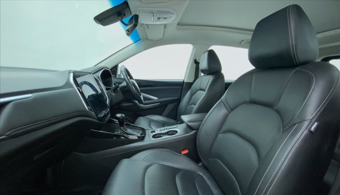 2019 MG HECTOR SHARP DCT PETROL, CNG, Automatic, 58,575 km, Right Side Front Door Cabin