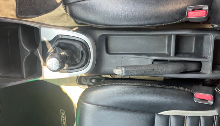 2017 Honda Jazz 1.5L I-DTEC VX, Diesel, Manual, 74,738 km, Gear Lever