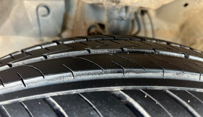 2017 Honda Jazz 1.5L I-DTEC VX, Diesel, Manual, 74,738 km, Left Front Tyre Tread