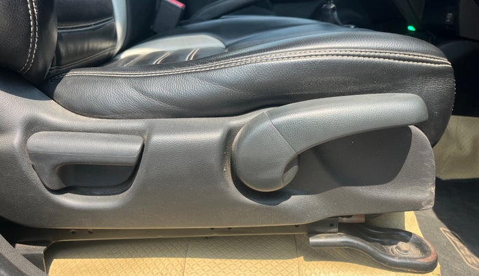 2017 Honda Jazz 1.5L I-DTEC VX, Diesel, Manual, 74,738 km, Driver Side Adjustment Panel