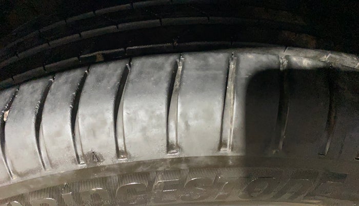 2015 Renault Lodgy 110 PS RXZ 7 STR, Diesel, Manual, 85,293 km, Left Front Tyre Tread