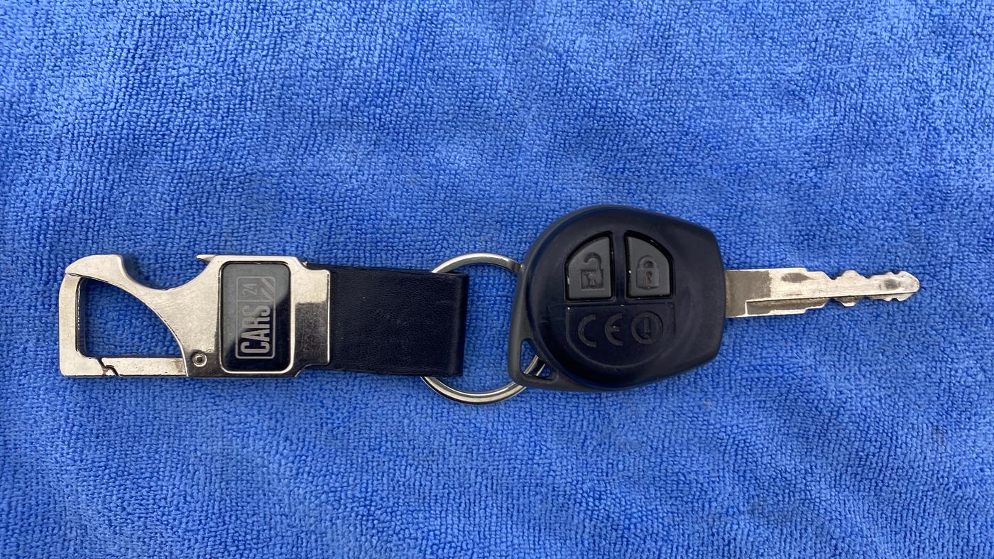 2017 Maruti Dzire VDI, Diesel, Manual, 88,493 km, Key Close Up