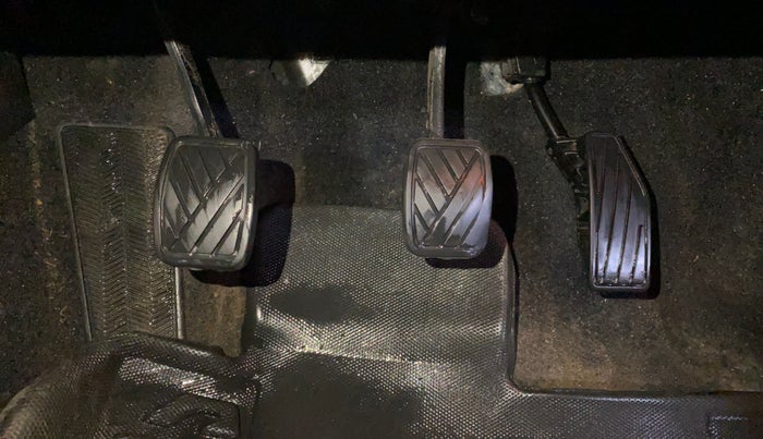 2023 Maruti Baleno  ZETA CNG 1.2L, CNG, Manual, 70,473 km, Pedals