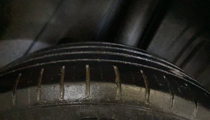 2023 Maruti Baleno  ZETA CNG 1.2L, CNG, Manual, 70,473 km, Right Rear Tyre Tread