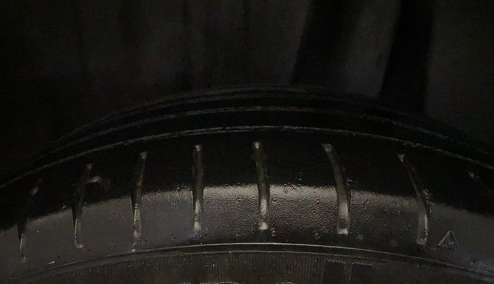 2023 Maruti Baleno  ZETA CNG 1.2L, CNG, Manual, 70,473 km, Left Rear Tyre Tread