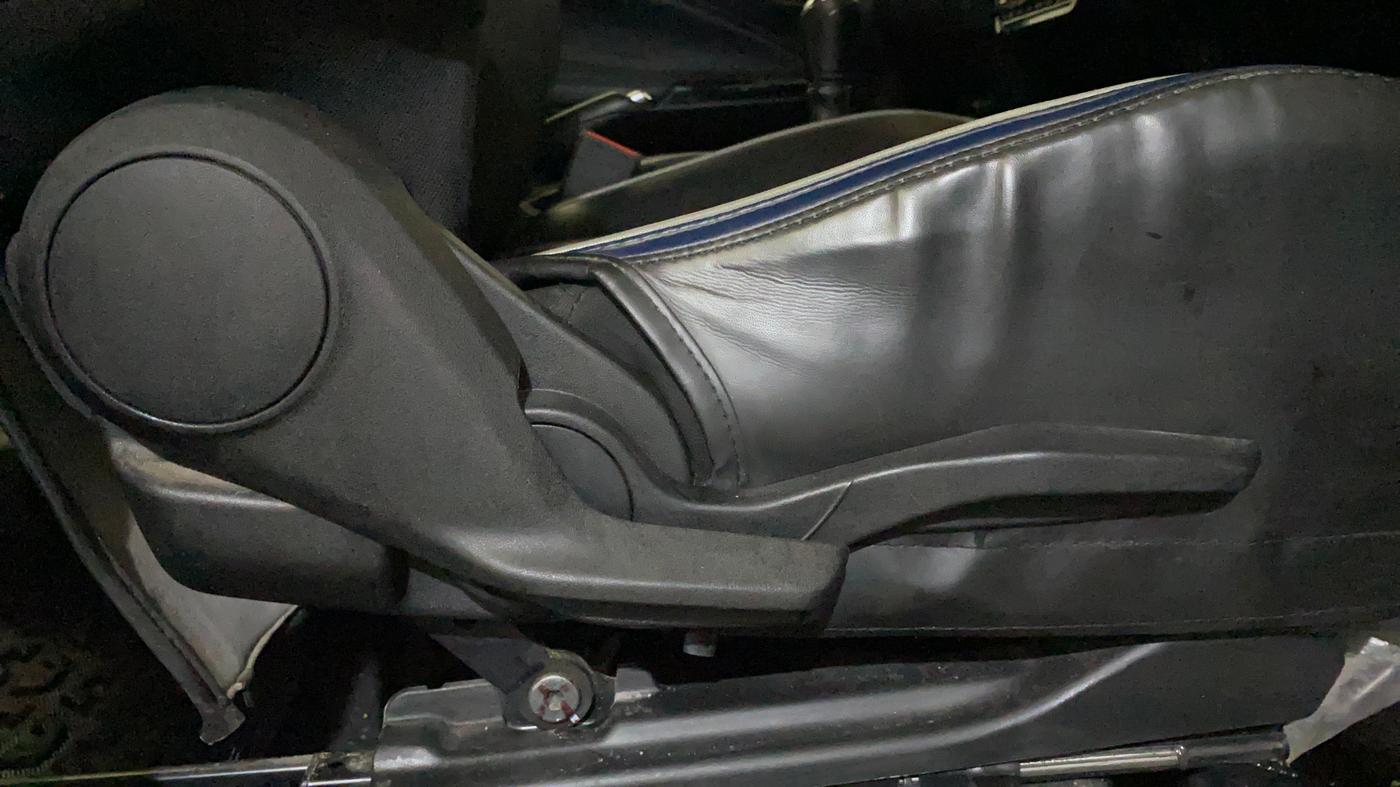 2023 Maruti Baleno  ZETA CNG 1.2L, CNG, Manual, 70,473 km, Driver Side Adjustment Panel