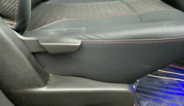 2017 Renault Duster RXS CVT, Petrol, Automatic, 34,889 km, Driver Side Adjustment Panel