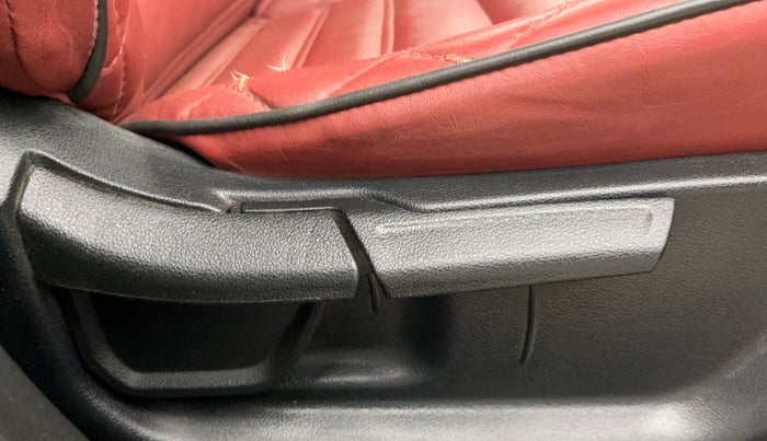 2022 Hyundai NEW I20 SPORTZ 1.2 MT, Petrol, Manual, 38,795 km, Driver Side Adjustment Panel